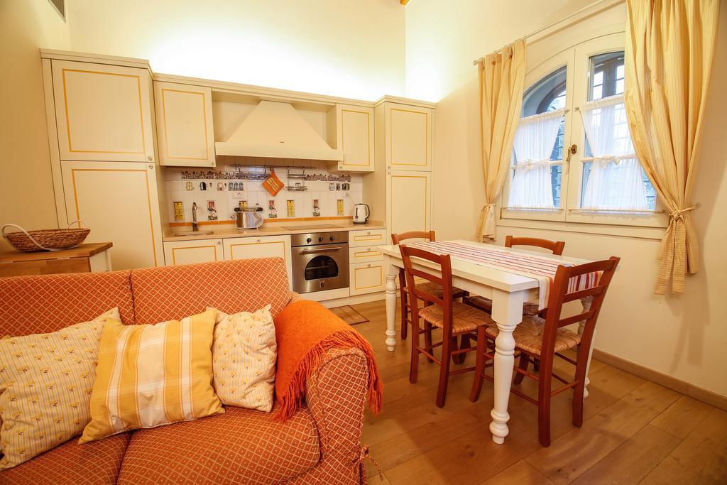 Casa Montecuccoli Монтелупо Фиорентино Стая снимка